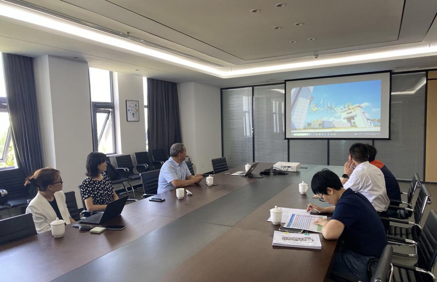 与吉利汽车集团达成共建“新四化”汽车电子创新人才实验班合作意向副本.jpg