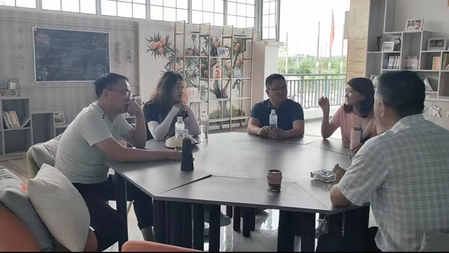 与简阳市平武镇尤安村达成战略合作意向.jpg